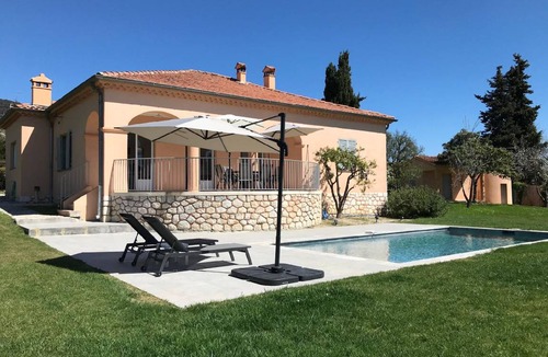 Vence House | 131 m² House ∙ 3 bedrooms ∙ 6 guests