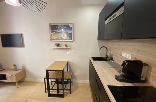 Antibes Old Town Apartment | 14 m² Studio flat ∙ 2 guests