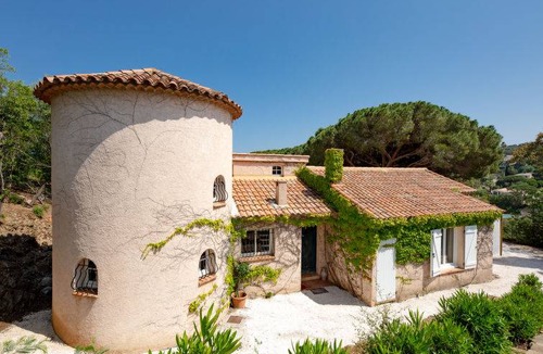 La Nartelle House | 150 m² House ∙ 4 bedrooms ∙ 8 guests