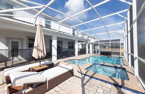 Davenport House | 1579PD: Unique ChampionsGate 8b with private pool