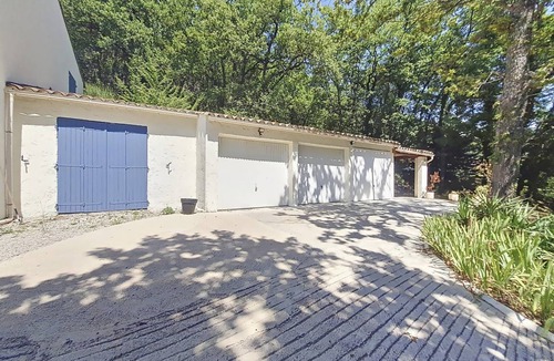 Mons House | 165 m² House ∙ 5 bedrooms ∙ 10 guests