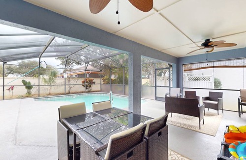 Greater Groves House | 181 m² House ∙ 4 bedrooms ∙ 10 guests