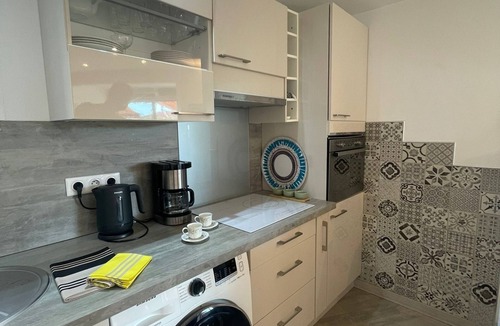 Cannes La Bocca Apartment | 2 bedroom appartment with seaview, pool and spacious private terrace