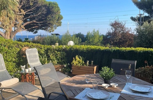 Cannes La Bocca Apartment | 2 bedroom appartment with seaview, pool and spacious private terrace