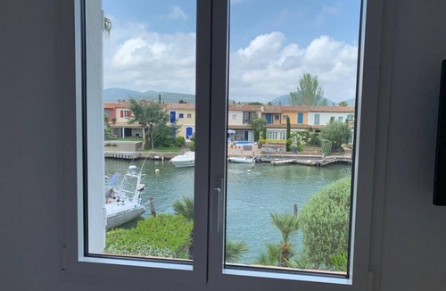Port Cogolin House | 2 BEDROOM HOUSE IN PORT COGOLIN (with pontoon for boat)