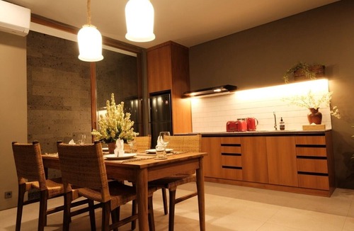 Tanjungbenoa Villa | 2-Bedroom Minimalist Villa in Parerenan #2