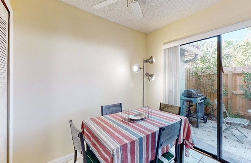 Azalea Park House | 2-bedroom townhome in fabulous Orlando with WiFi, AC. Enjoy your stay