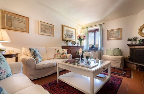 Lucca Historical Center Apartment | 2 Bedrooms Spacious Apartment with Elevator in Lucca