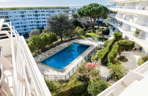 La Croix des Gardes Apartment | 2-Br in high Residential Property