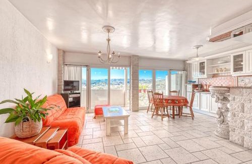 Riquier Apartment | 2 PIECEs BALCON VUE IMPRENABLE MER-VILLE-MONTAGNE