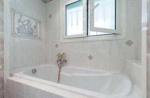 Riquier Apartment | 2 PIECEs BALCON VUE IMPRENABLE MER-VILLE-MONTAGNE
