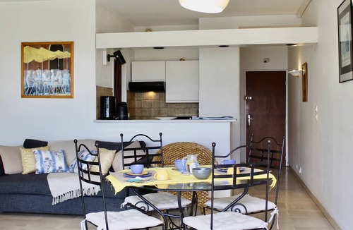 Villeneuve Loubet Beach Apartment | 2-Room Apartment with Air Conditioning, Sleeps 4, 100m from the Beach