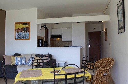 Villeneuve Loubet Beach Apartment | 2-Room Apartment with Air Conditioning, Sleeps 4, 100m from the Beach