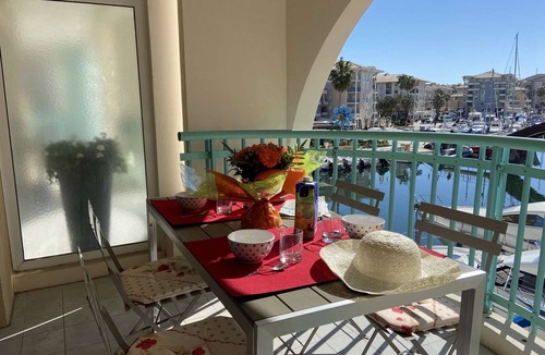 Frejus Port Apartment | 2-room apartment with terrace and parking, near thalassotherapy