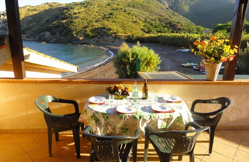 Rio nell'Elba Apartment | 2-Room apartment with terrace, right on the beach of Nisportino