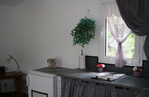 Saint-Jeannet Apartment | 2 rooms with patio - terrace in beautiful property