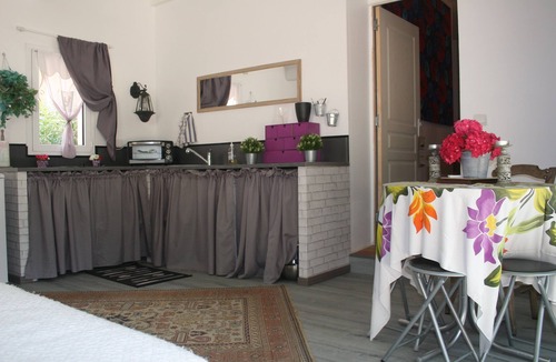 Saint-Jeannet Apartment | 2 rooms with patio - terrace in beautiful property