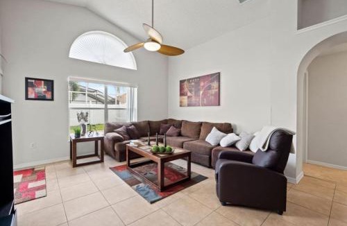 Eagle Pointe South House | 20 mins to Disney, Close to Shops, Private Pool