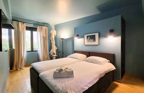 Cannes City Centre Apartment | 200 m² Apartment ∙ 5 bedrooms ∙ 10 guests