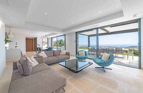 Vence Villa | 200 m² Villa ∙ 5 bedrooms ∙ 10 guests