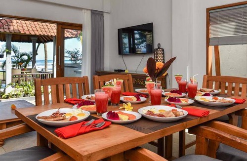 Lovina Villa | 2000 m² Villa ∙ 3 bedrooms ∙ 8 guests