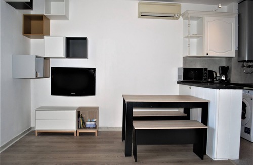 Cros-de-Cagnes Apartment | 200m from the beach, bright 2 bedroom apartment, large 85m² garden