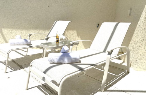 Trafalgar Village House | 205 m² House ∙ 4 bedrooms ∙ 8 guests
