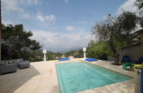 Colomars Villa | 210 m² Villa ∙ 3 bedrooms ∙ 10 guests