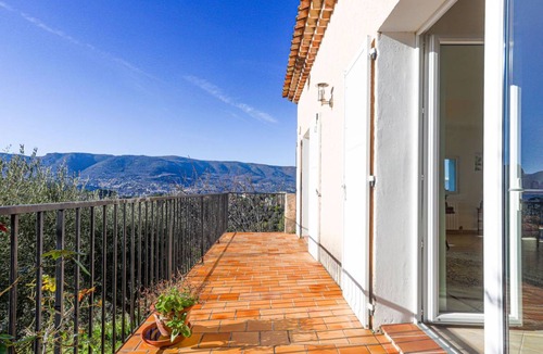 Saint-Roman Villa | 220 m² Villa ∙ 3 bedrooms ∙ 6 guests