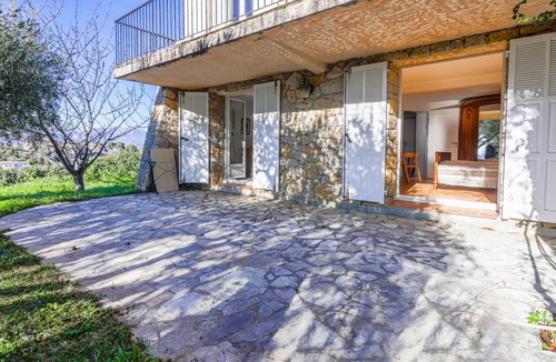 Saint-Roman Villa | 220 m² Villa ∙ 3 bedrooms ∙ 6 guests