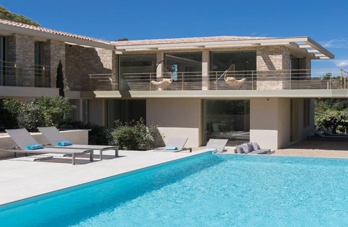 Saint-Tropez House | 227 m² House ∙ 5 bedrooms ∙ 10 guests