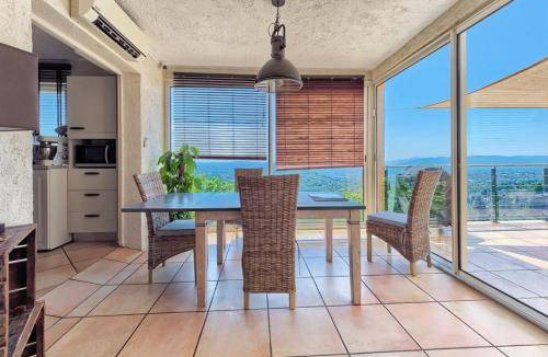 Magagnosc Villa | 236 m² Villa ∙ 5 bedrooms ∙ 10 guests