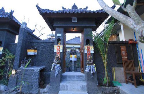 Penestanan Bed & Breakfast | 240 m² Bed and breakfast ∙ 2 bedrooms ∙ 5 guests