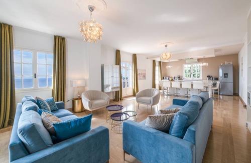 Vallauris Villa | 240 m² Villa ∙ 5 bedrooms ∙ 11 guests