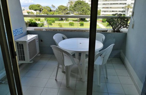 Villeneuve Loubet Beach Apartment | 25 m² Studio flat ∙ 1 bedroom ∙ 4 guests