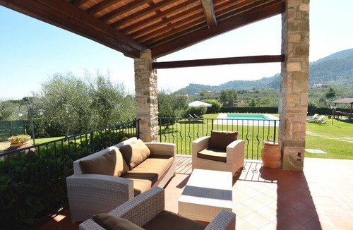 Colle di Compito House | 250 m² House ∙ 4 bedrooms ∙ 8 guests