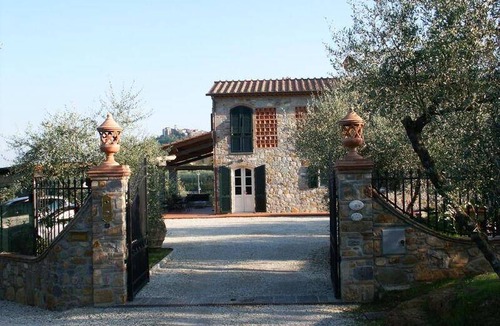 Colle di Compito House | 250 m² House ∙ 4 bedrooms ∙ 8 guests
