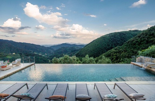 Pescaglia Villa | 250 m² Villa ∙ 5 bedrooms ∙ 10 guests