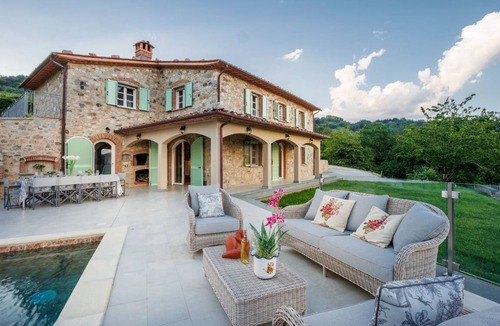 Pescaglia Villa | 250 m² Villa ∙ 5 bedrooms ∙ 10 guests
