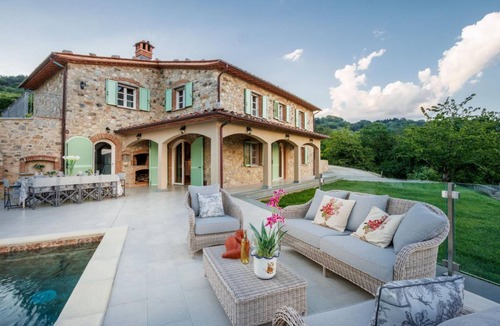 Pescaglia Villa | 250 m² Villa ∙ 5 bedrooms ∙ 10 guests