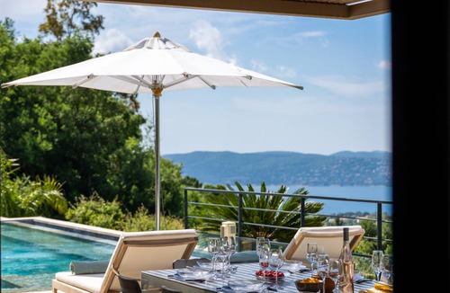 Sainte-Maxime - Saint-Tropez Villa | 250 m² Villa ∙ 5 bedrooms ∙ 10 guests