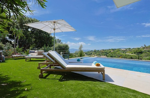 Sainte-Maxime - Saint-Tropez Villa | 250 m² Villa ∙ 5 bedrooms ∙ 10 guests