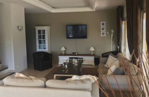Le Muy Villa | 250 m² Villa ∙ 6 bedrooms ∙ 12 guests