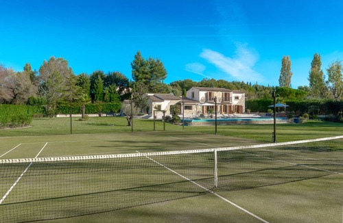 Chateauneuf-Grasse Villa | 250 m² Villa ∙ 7 bedrooms ∙ 10 guests