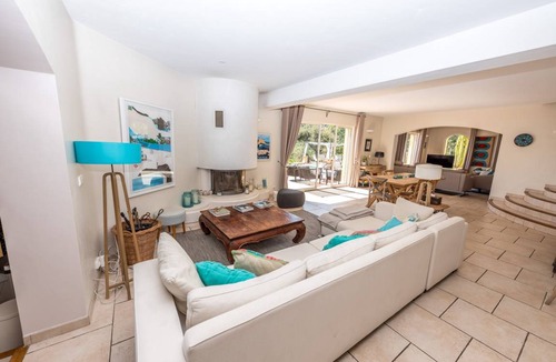 Saint-Jeannet Villa | 250 m² Villa ∙ 6 bedrooms ∙ 14 guests
