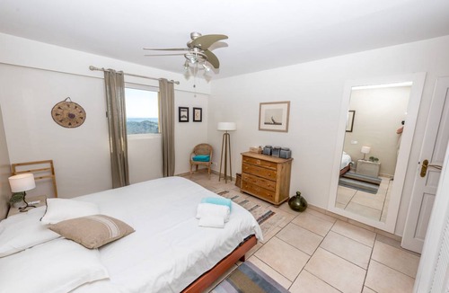 Saint-Jeannet Villa | 250 m² Villa ∙ 6 bedrooms ∙ 14 guests