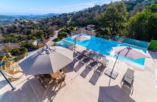 Les Adrets-de-l'Esterel House | 265 m² House ∙ 5 bedrooms ∙ 10 guests