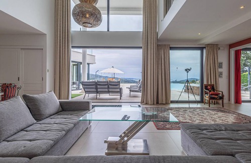 Les Adrets-de-l'Esterel House | 265 m² House ∙ 5 bedrooms ∙ 10 guests