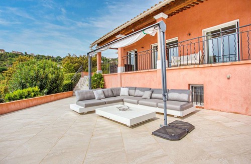 Les Adrets-de-l'Esterel House | 280 m² House ∙ 5 bedrooms ∙ 10 guests