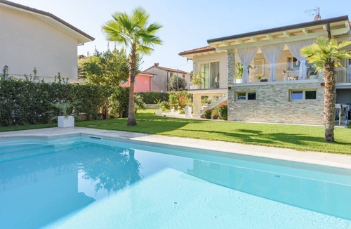 Querceta Villa | 285 m² Villa ∙ 5 bedrooms ∙ 10 guests